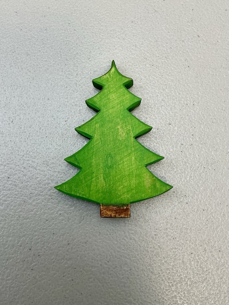 Decorative Wooden Pine Tree for Cuckoo Clocks Case ( NEW )