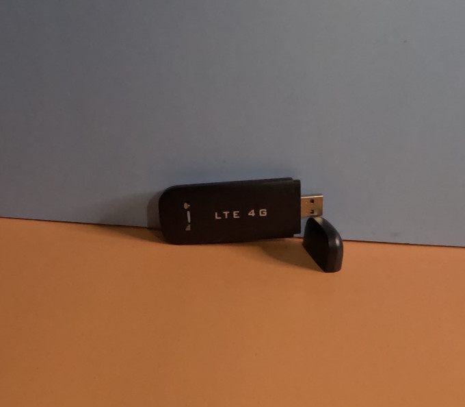 4G LTE USB Portable Router for Full Sized Sim Card.
