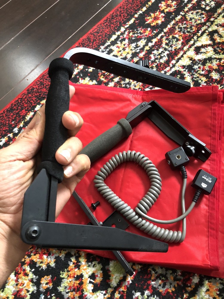 Stroboframe flash bracket Lot with Nikon SC 17 tTL Cable