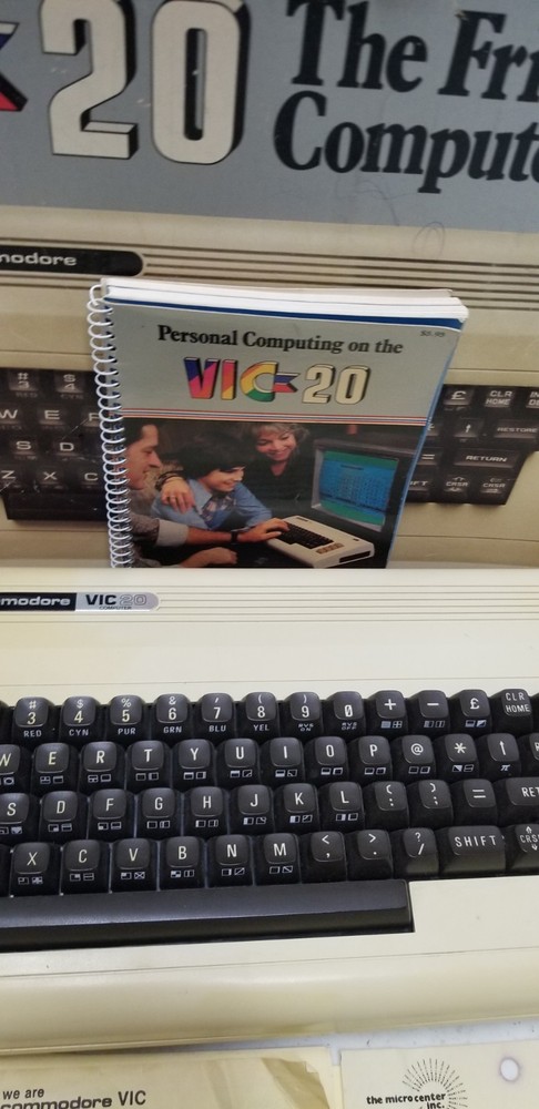 Vintage Commodore VIC-20 Computer System W/ Box Manual & Cords Powers Up