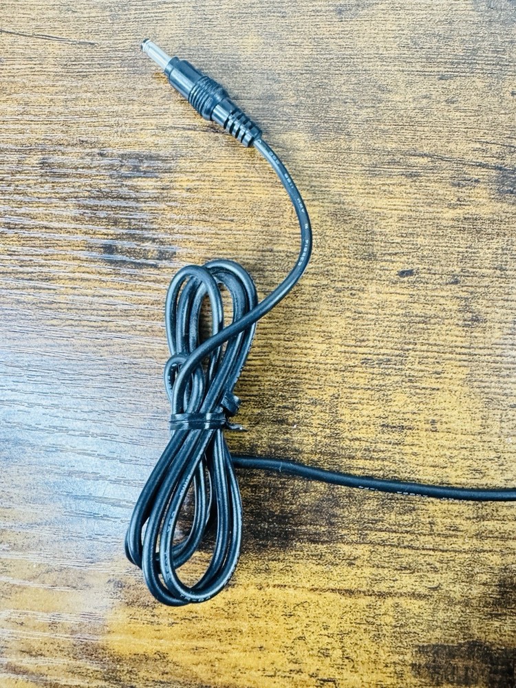 Nikon MH-20 Quick Charger Powers On/untested
