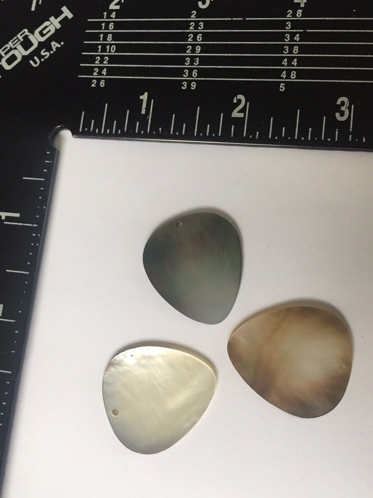3 pcs shell Grinding Guitar Picks Acoustic Electric Plectrums Celluloid Assorted