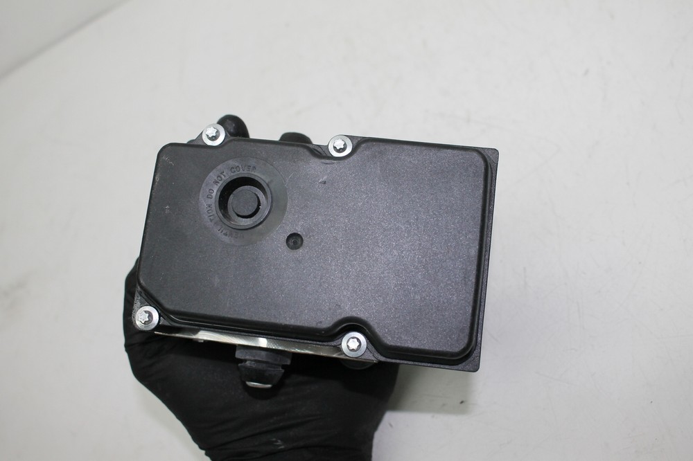 U 2013 13 DUCATI MONSTER EVO 1100 ABS CONTROL MODULE PUMP OEM