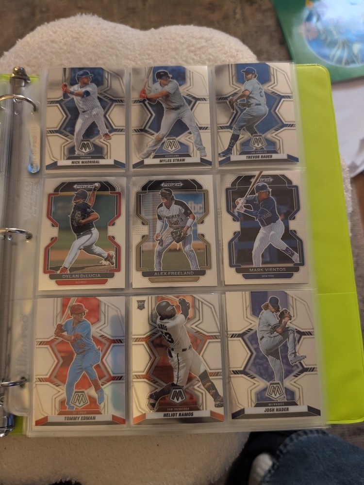 Baseball Card Light Binder 18 Pages