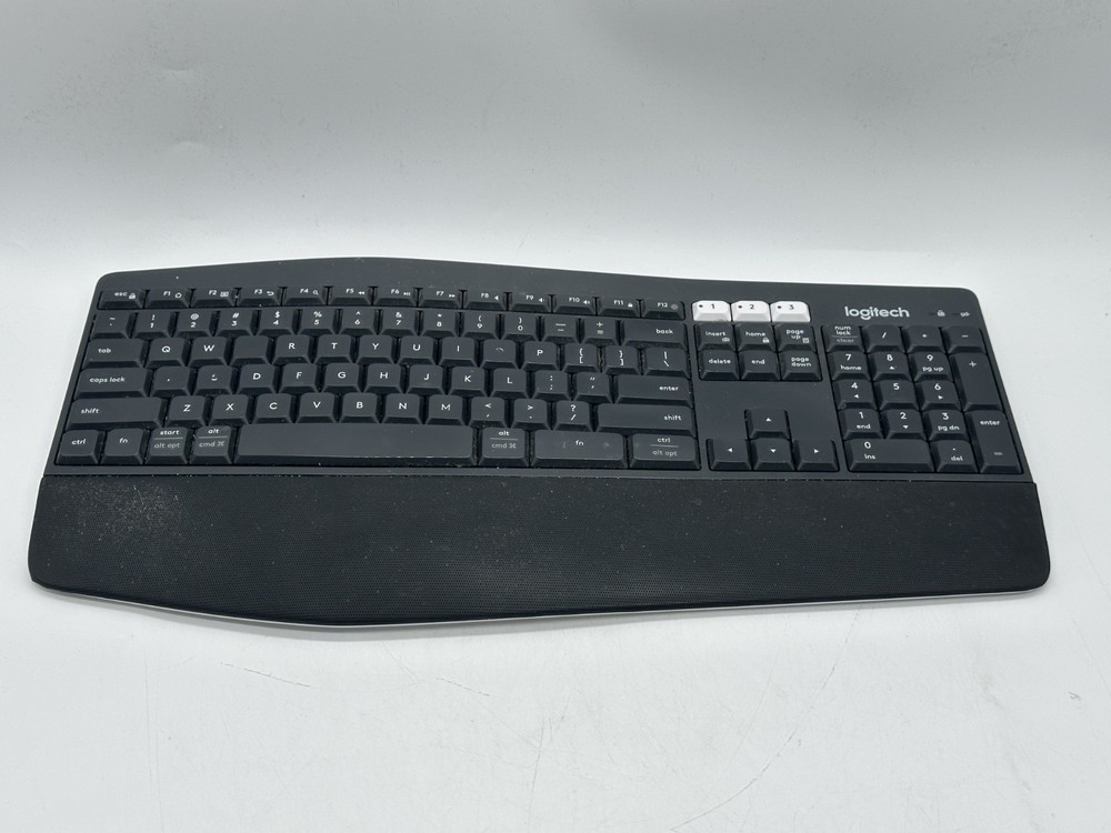 Logitech MK850 Performance Wireless Keyboard and Mouse Combo
