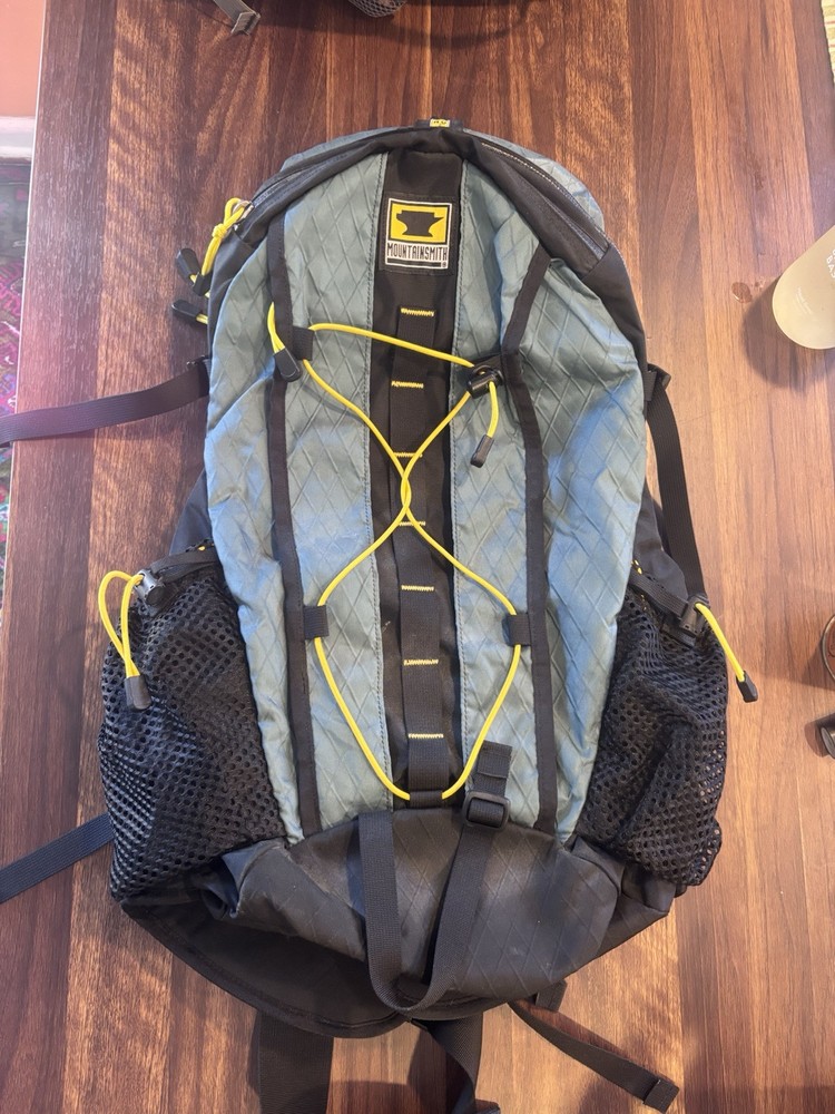 MOUNTAINSMITH Hiking Backpack (Wraith)