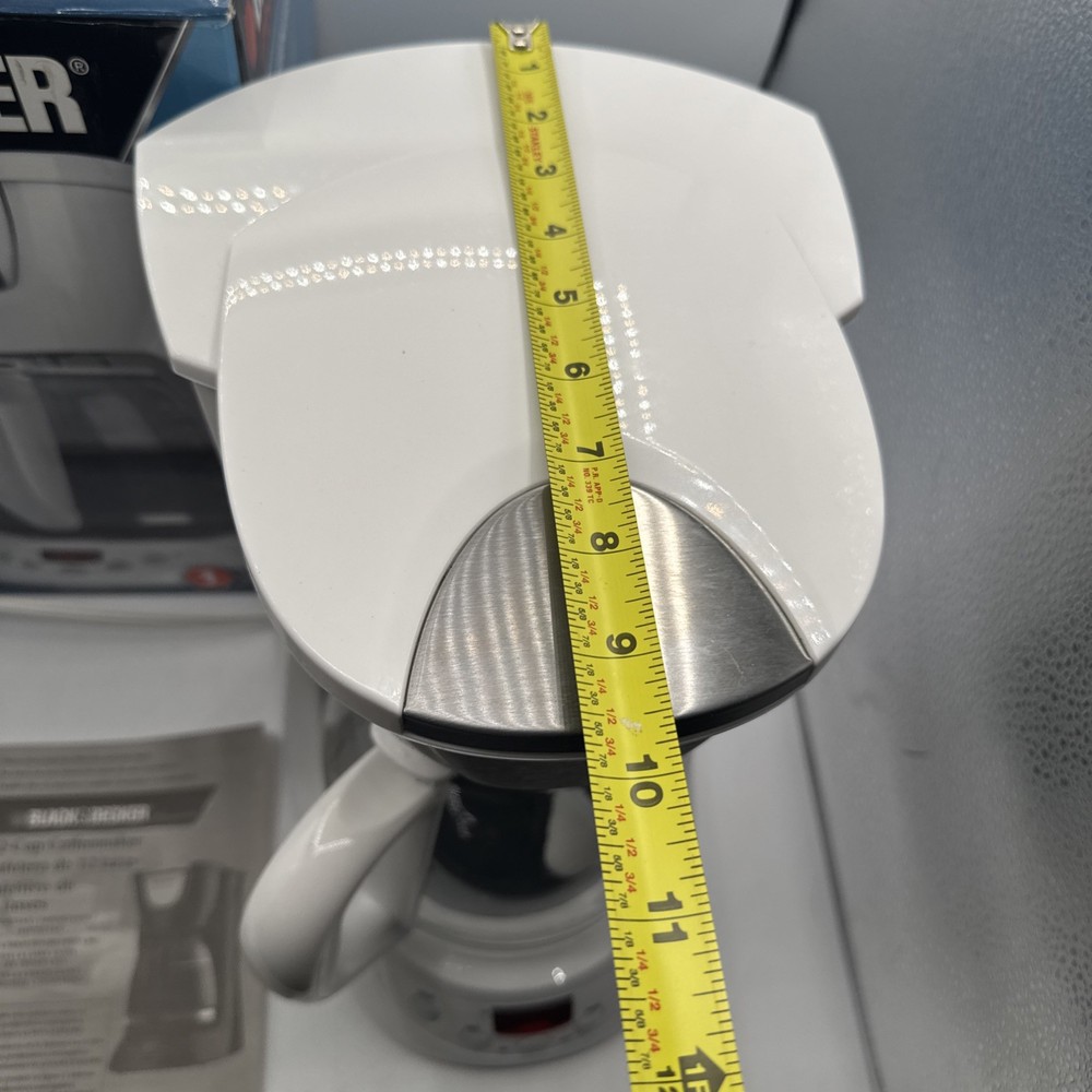 White New Open Box Decker DE755 12 Cups Coffee Maker