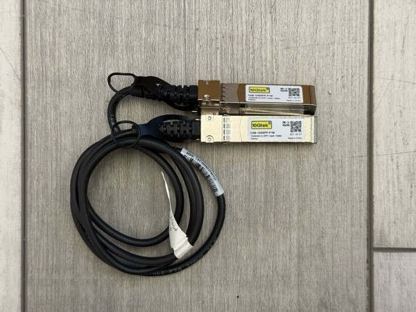10Gtek  CAB-10GSFP-P1M Passive Direct Attach Copper Twinax Cable - Used