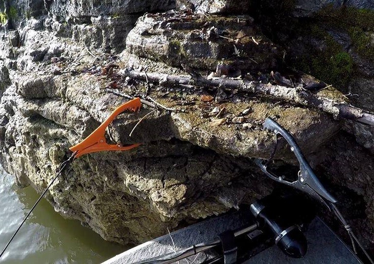 BRUSH GRIPPER ANCHOR for Boat, Kayak & Canoe - Tie Up in Seconds - Grip Tight