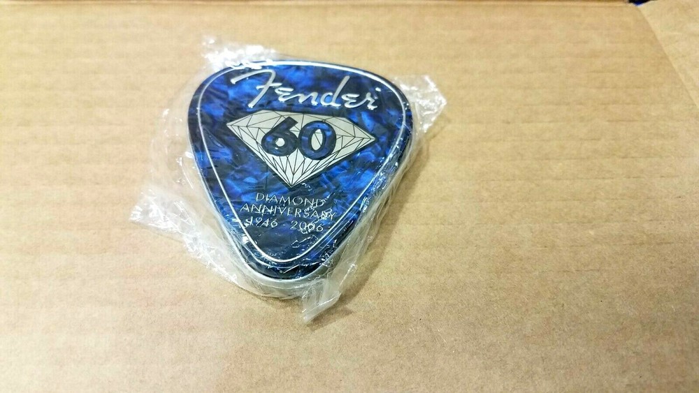 Fender 60th Anniversary Guitar Picks Blue Diamond 36/ with Tin Sealed Thin MOTO