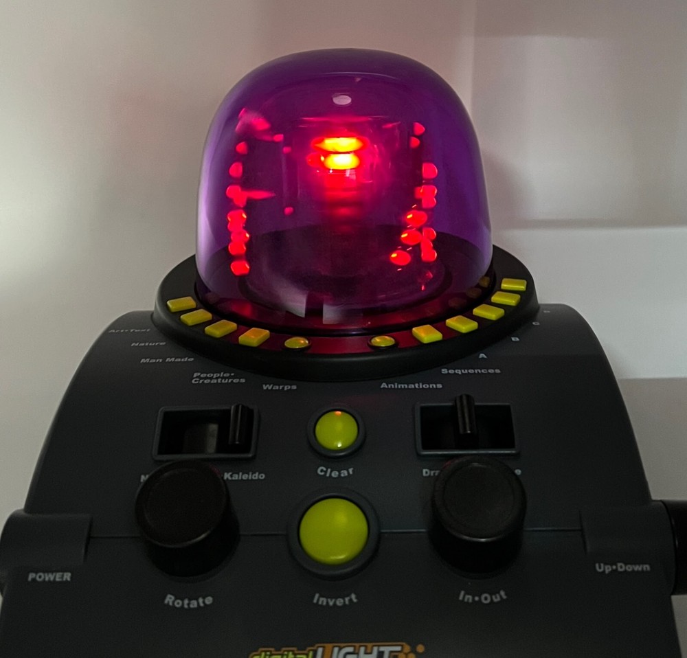 Radica: 3D Digital Light Studio (2006) #76040 TESTED WORKING NO A/C ADAPTER