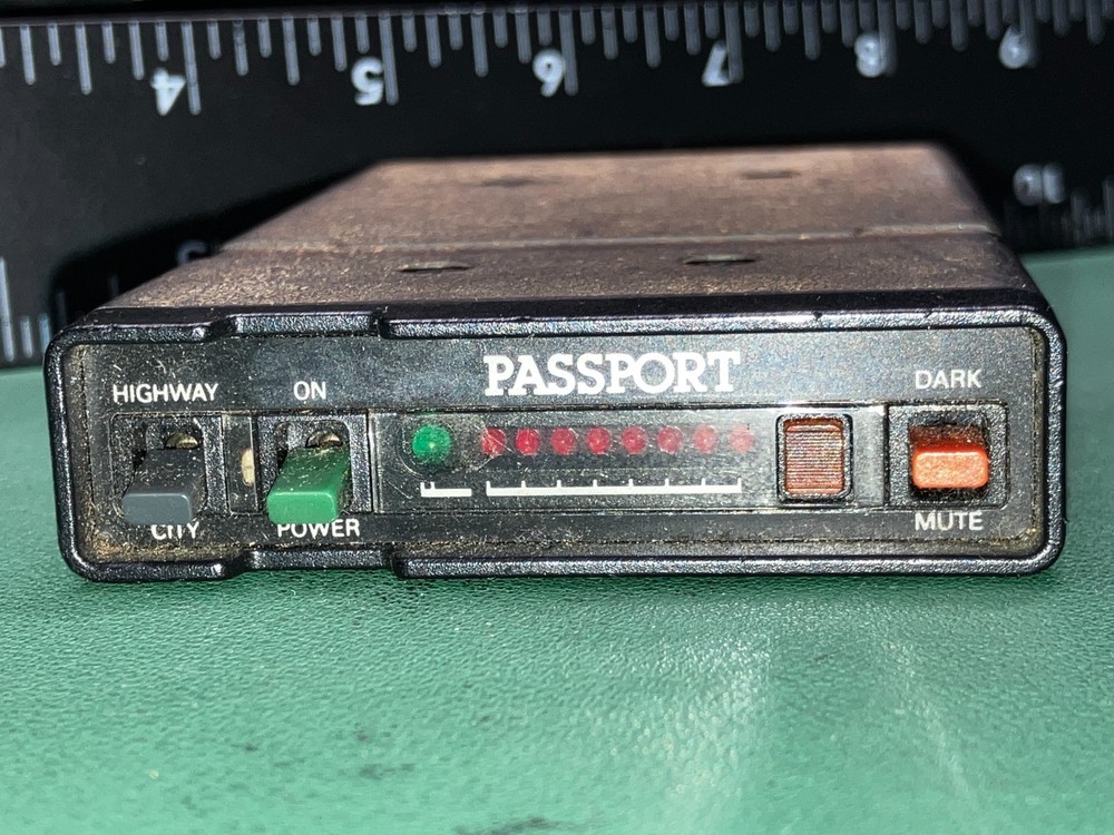 VTG 80's Escort Passport Cincinnati Microwave Radar Detector Powers On UNTESTED!