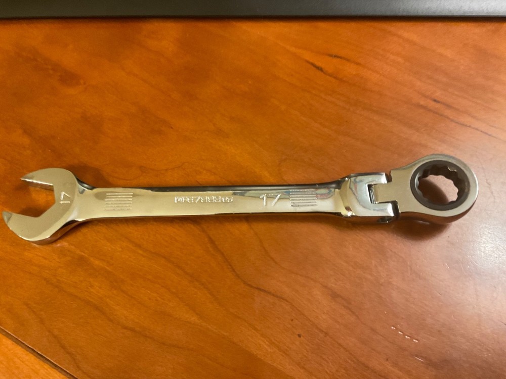 Flex-Head Ratcheting Wrench 17mm MasterForce