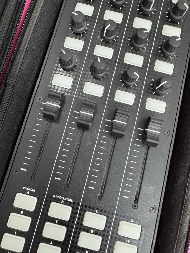 Allen & Heath XONE:K2 Professional USB DJ Midi Controller With Case Read