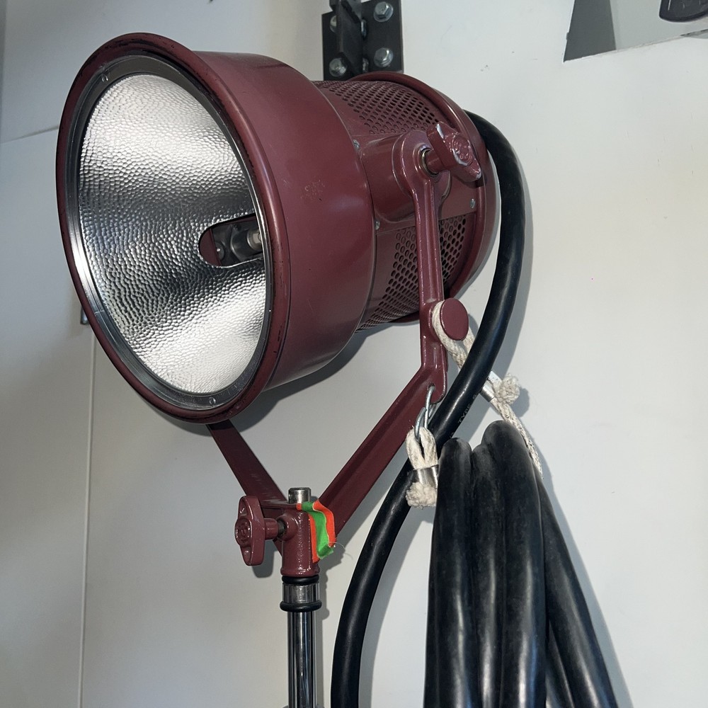 Mole Richardson Mighty-Mole 2000W Flood Light (Type 4091)