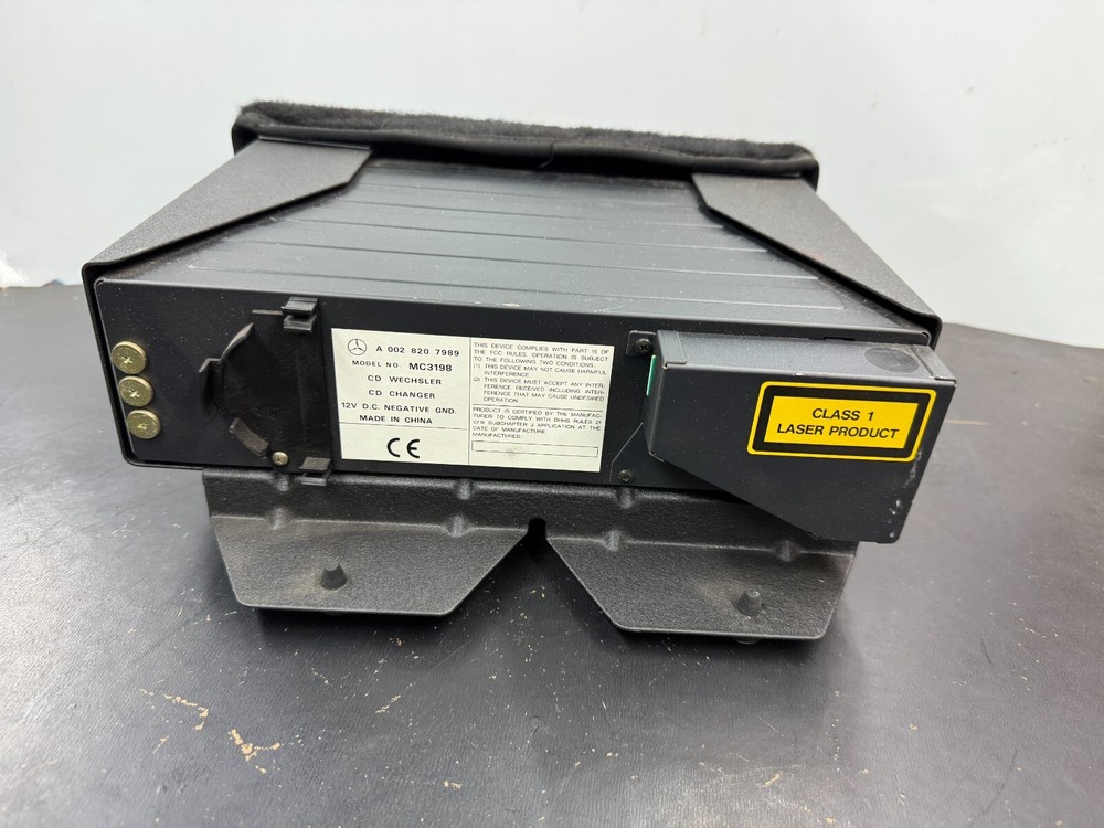 MERCEDES BENZ ORIGINAL CD CHANGER