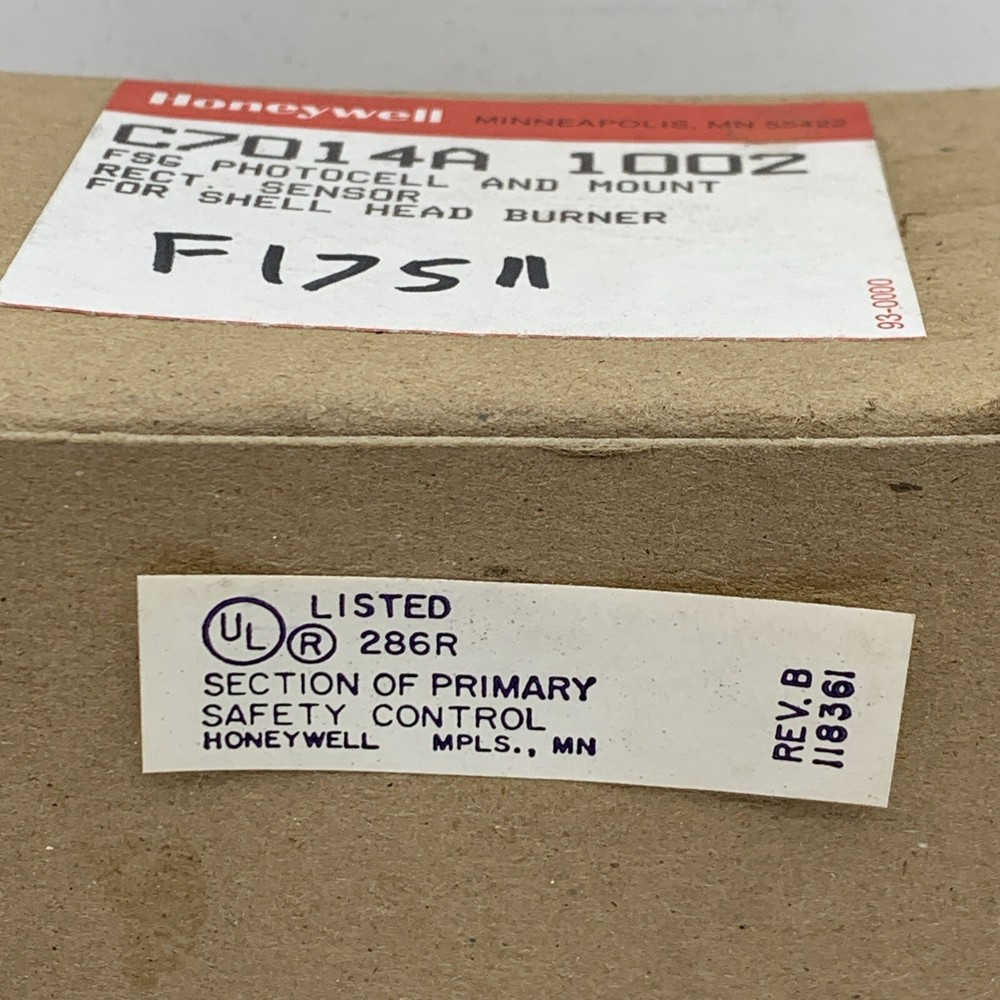 Honeywell C7014A 1002 Photocell & Mount Rectifying Sensor for Shell Head Burner