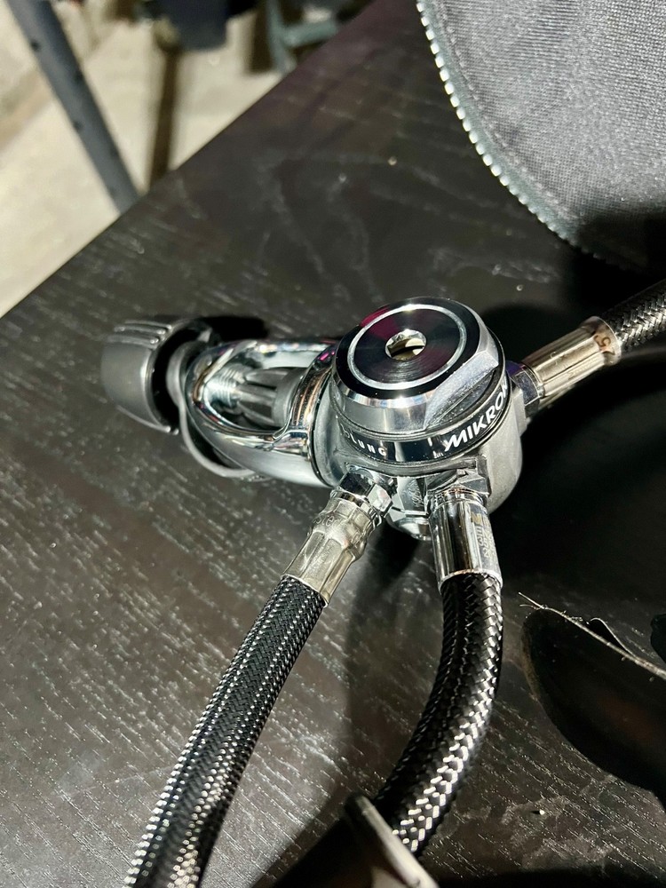 Aqual Lung Mikron w/ HOG Octo Regulators