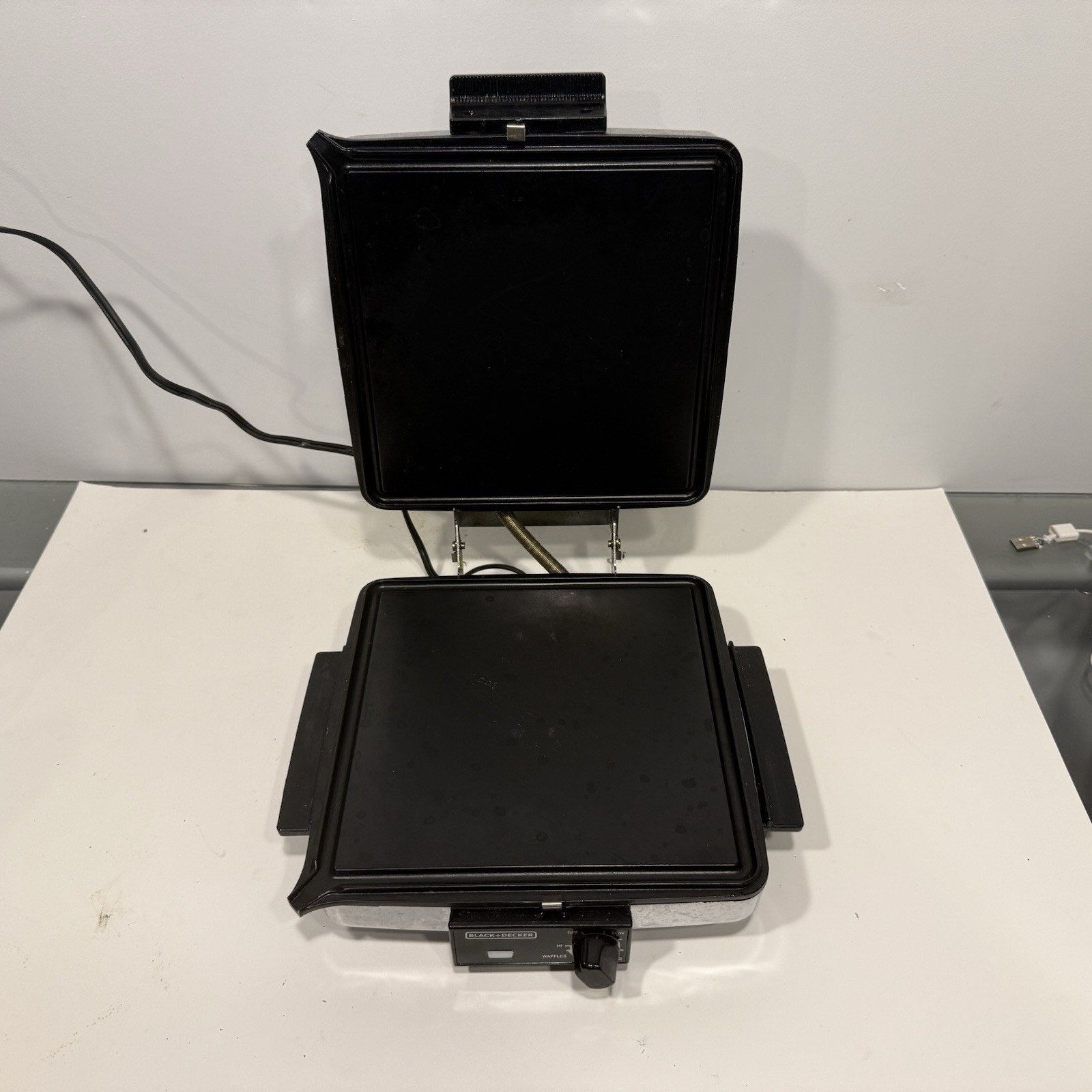 Vintage Black & Decker Grill - Waffle Baker Maker TESTED G48TD