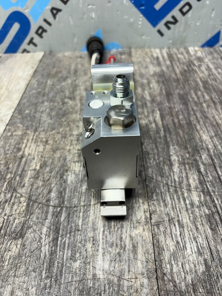 GLUE MACHINERY HOT MELT APPLICATOR HEAD BF0441BD2S