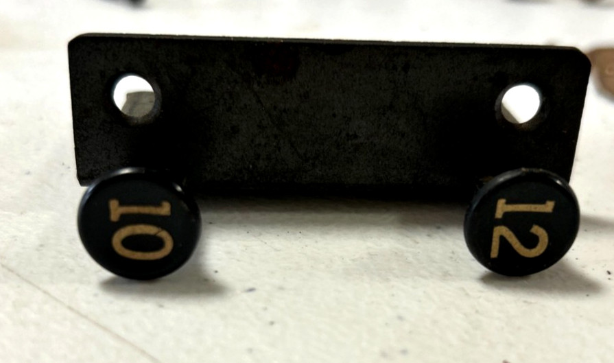 Antique Edison Disc Phonograph Player C-19; SM171499; Part: 10 & 12 Knobs Pulls