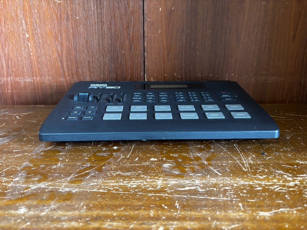 Yamaha RY30 RHYTHM PROGRAMMER Drum Machine w/ power supply New Internal Battery