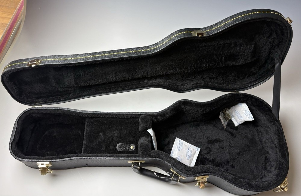 NEW Tenor Ukulele Hard Shell Case Plush Lined
