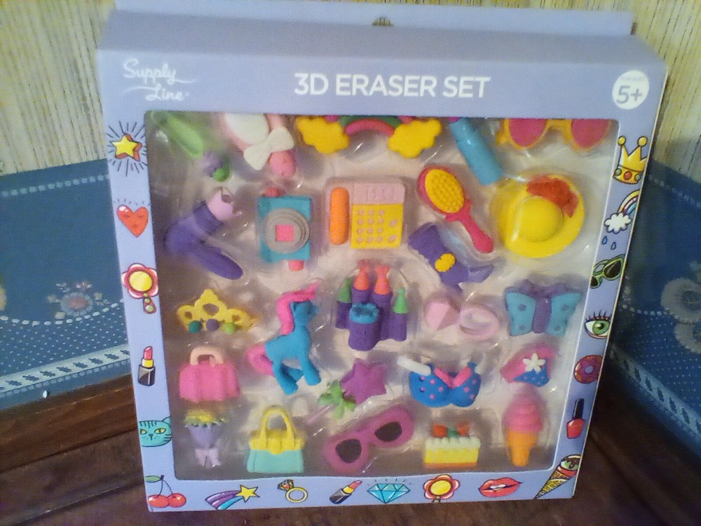 25pc 3D Toy Eraser Set – Accessories!