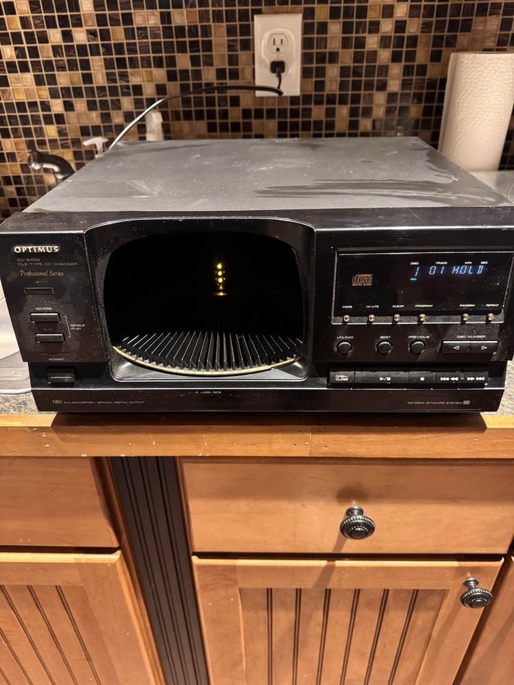 Optimus CD-8400 Professional Series 101-Disc CD Changer