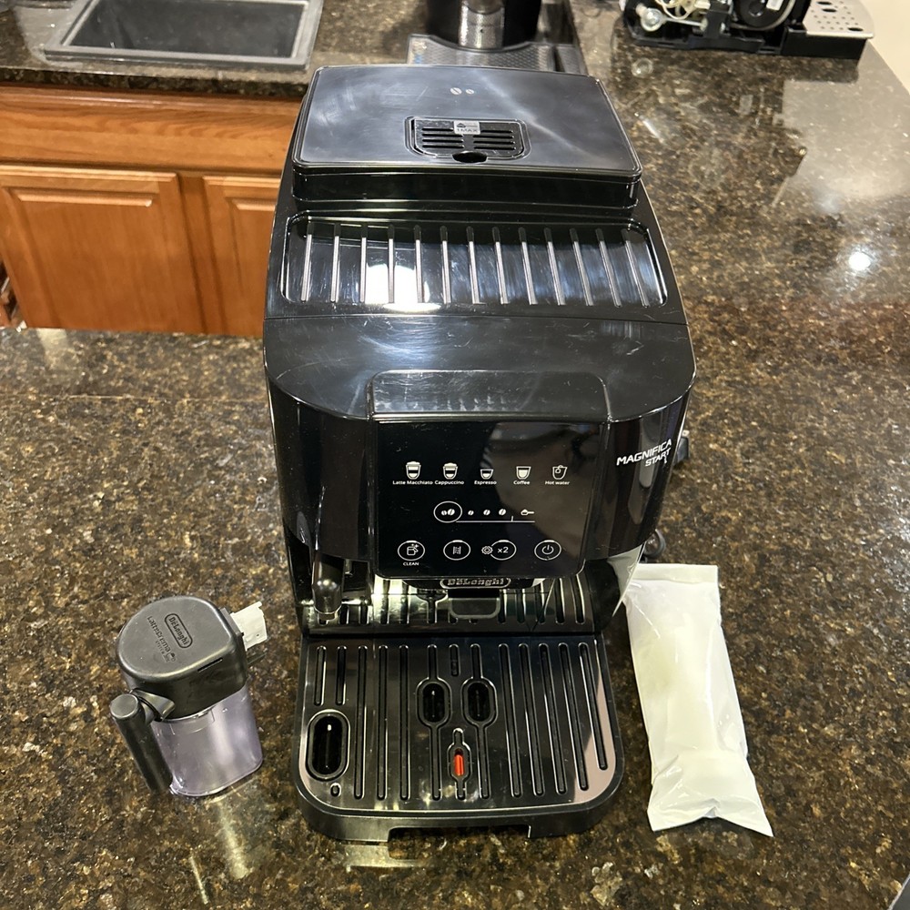 DeLonghi ECAM22080B Coffee Machine Magnifica Start Espresso