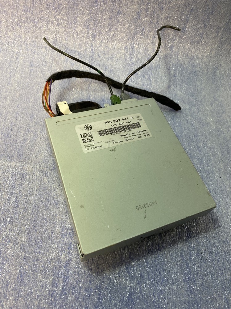 2011-2016 VW TOUAREG - REAR VIEW / Reverse Camera Control Module 7P6907441A