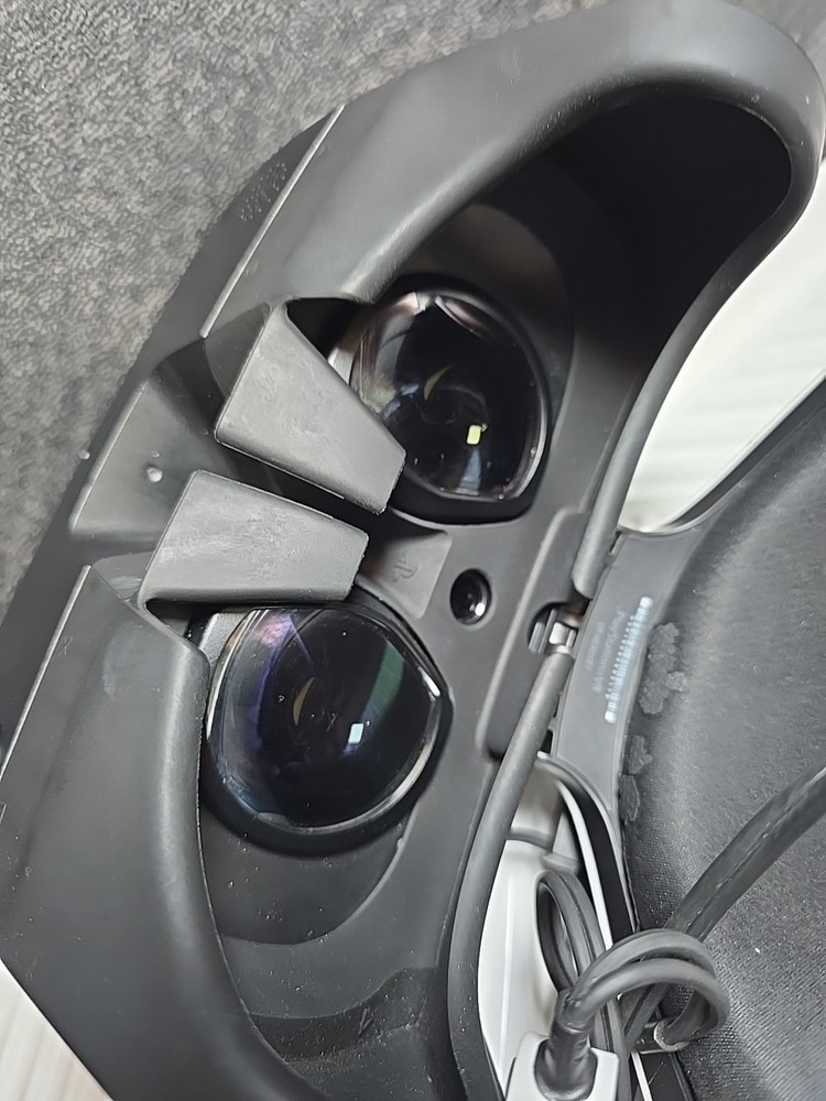 Sony PlayStation VR PSVR PS4 White Virtual Reality Headset Only