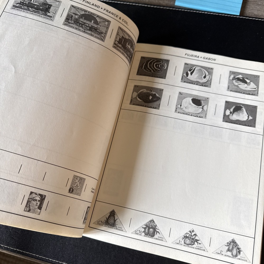 [1980] HYGRADE- Majestic World Stamp Album