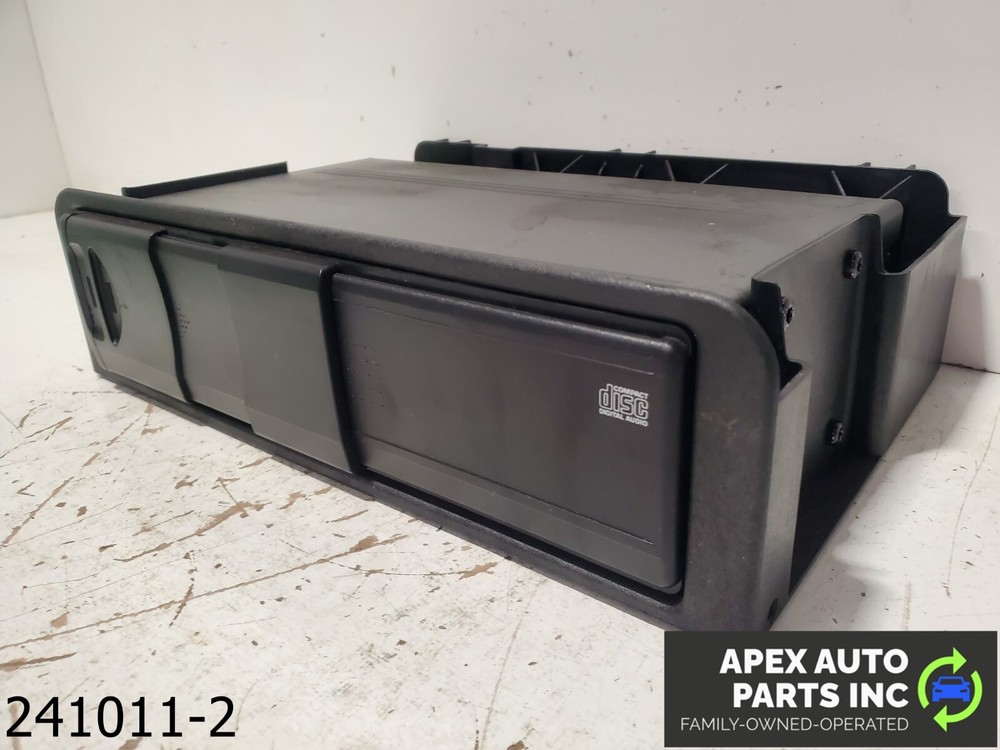 OEM 2003-2012 Range Rover 4.4L CD Disk Changer XQE500120