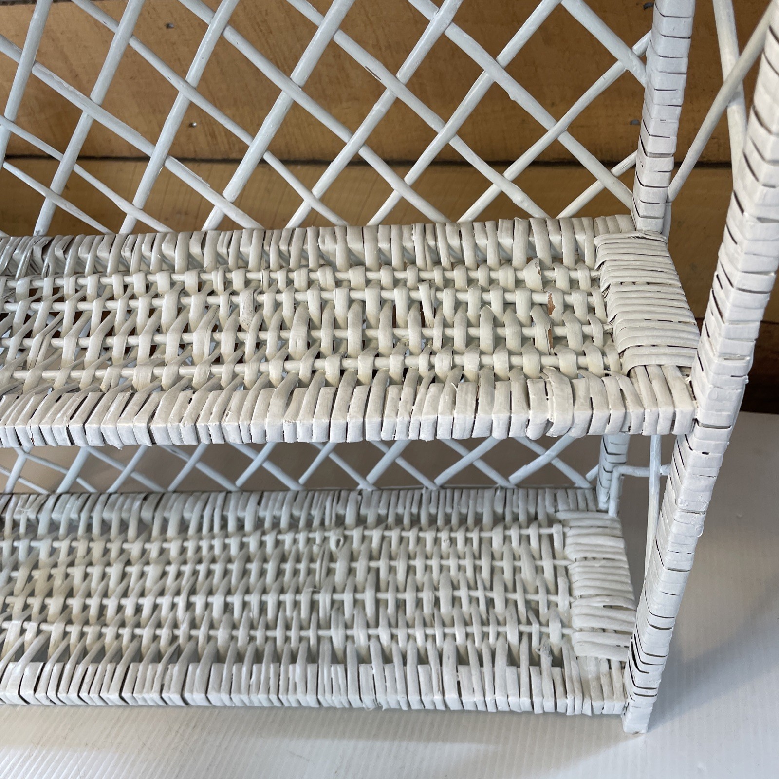 Vtg White Wicker Wall or Free Standing Shelf Boho, Shabby Chic, Cottage, Beach