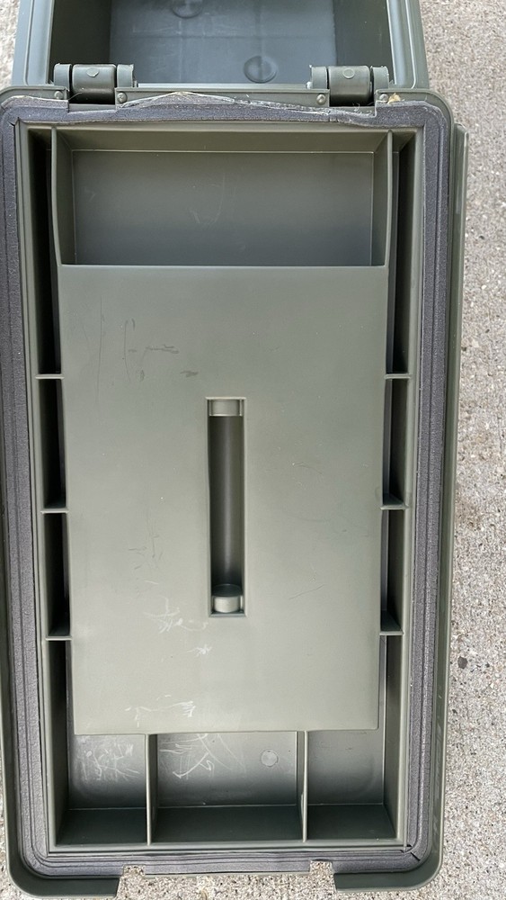 Action Field/Utility Box Excellent ￼