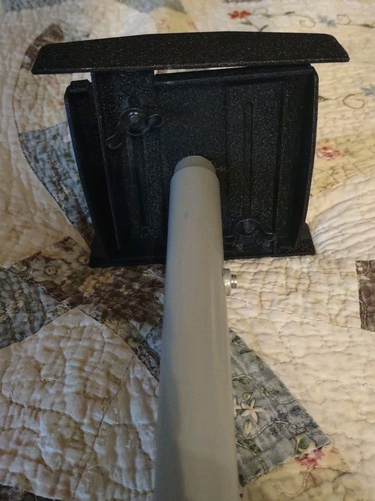 Omnimount SR3 Adjustable Speaker Stands