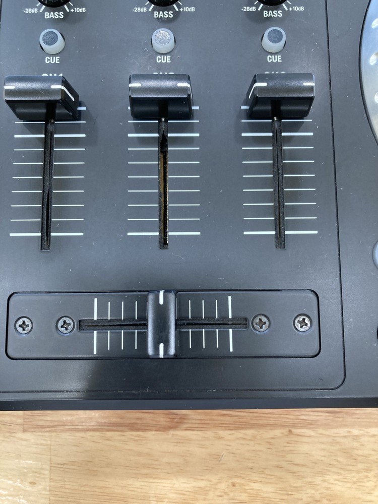 Numark Mixdeck Express Double Deck DJ Controller Built-in Mixer USB Effects