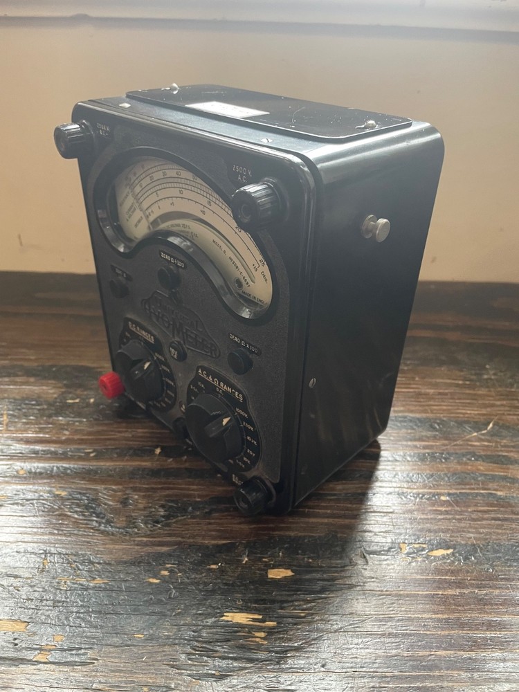 Vintage Universal Avometer Model 8