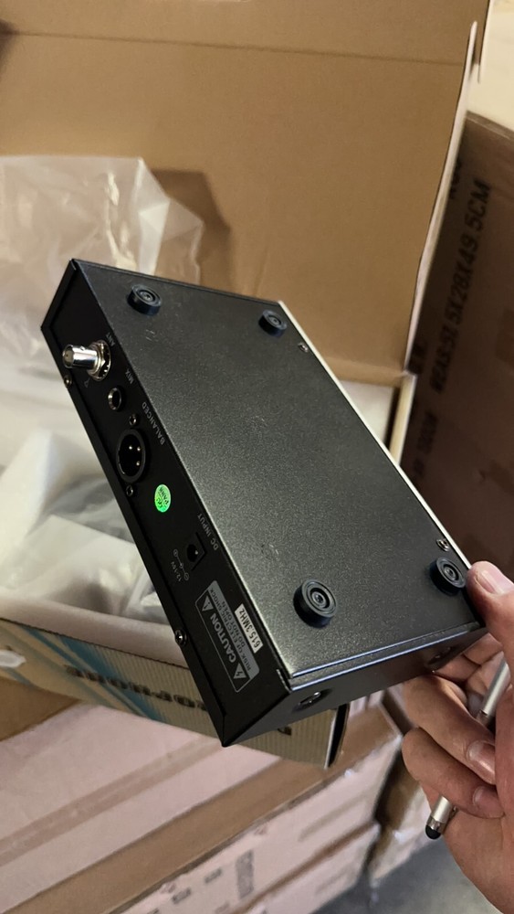 Aokeo AK-83 Professional Wireless Microphone
