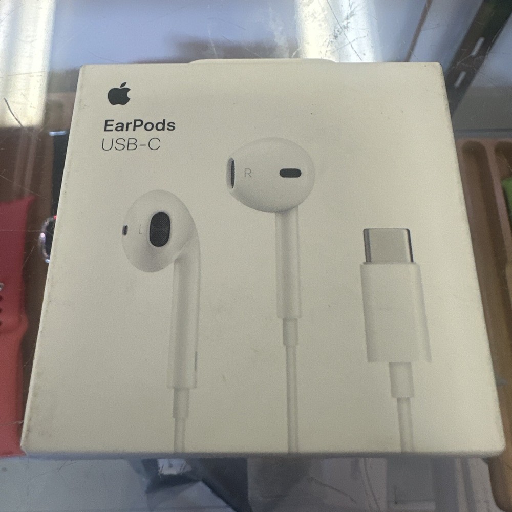 Genuine Apple EarPods  (USB-C) White. Sealed in Box.