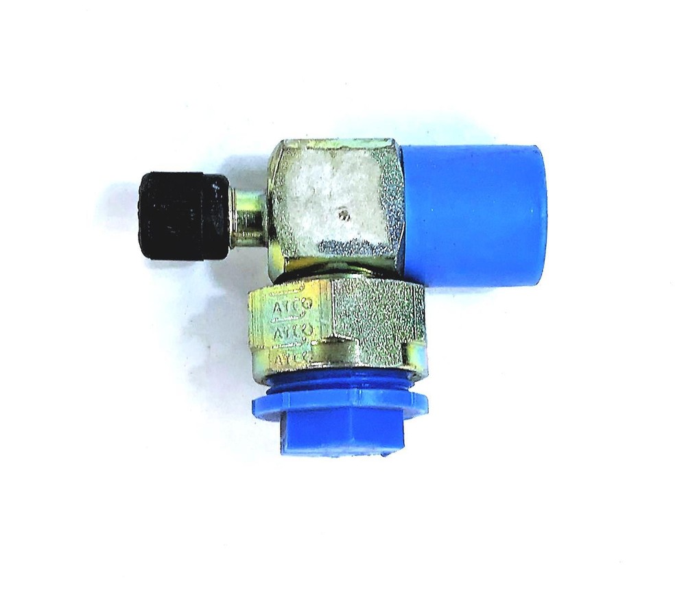 MACK PARTS COMPRESSOR FITTING 224RD21P3 NOS