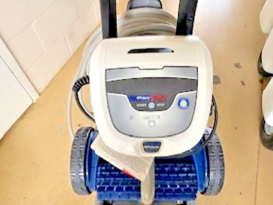 Polaris 9350 pool vacuum cleaner