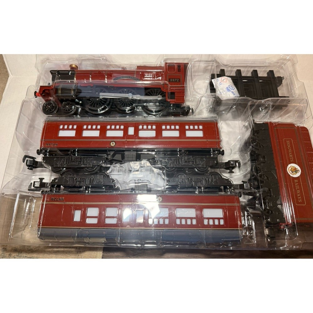 Hogwarts Express Ready-to-Play Train Set w/ Bluetooth New Large Wizarding World