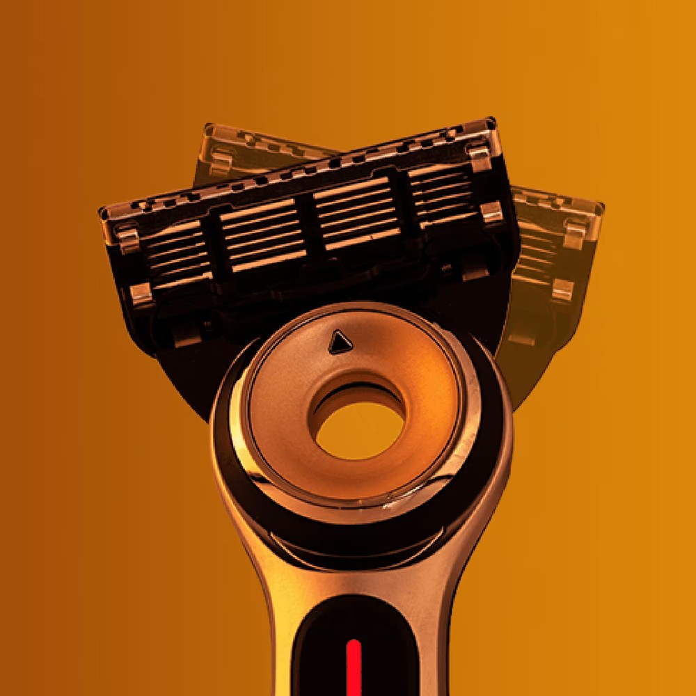 Gillette Labs Heated Razor Starter Kit Magnetic Charging Dock 5-Blade