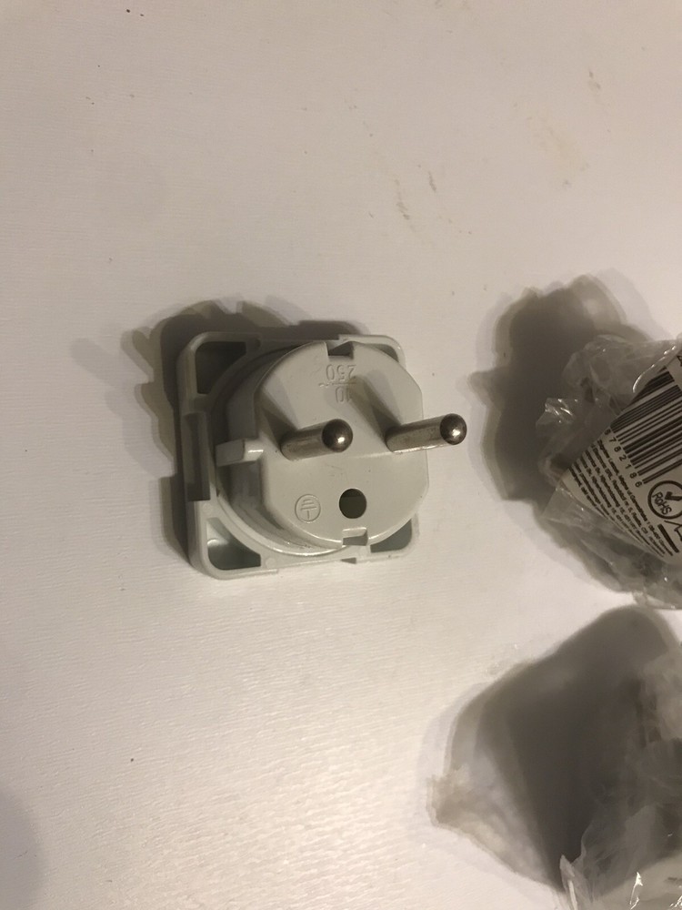 3x Adapter UK-RO ZLA0559F USA Plug