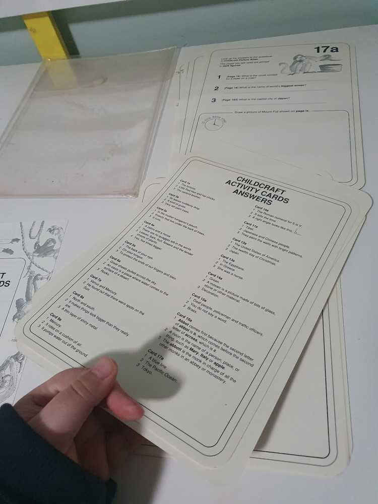 CHILDCRAFT TEACHING CARDS WORLD BOOK