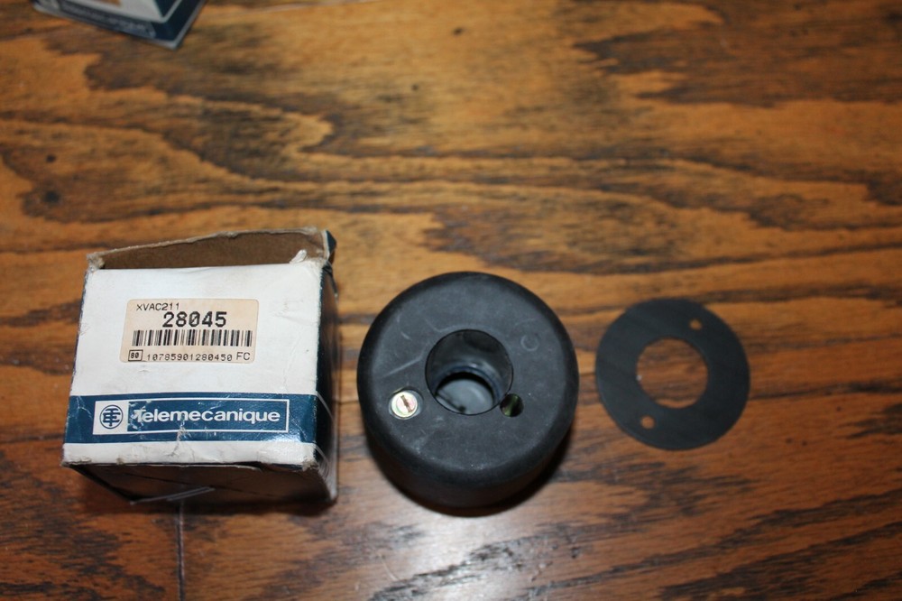 Telemecanique Stack Light Cover Base 28045 - New