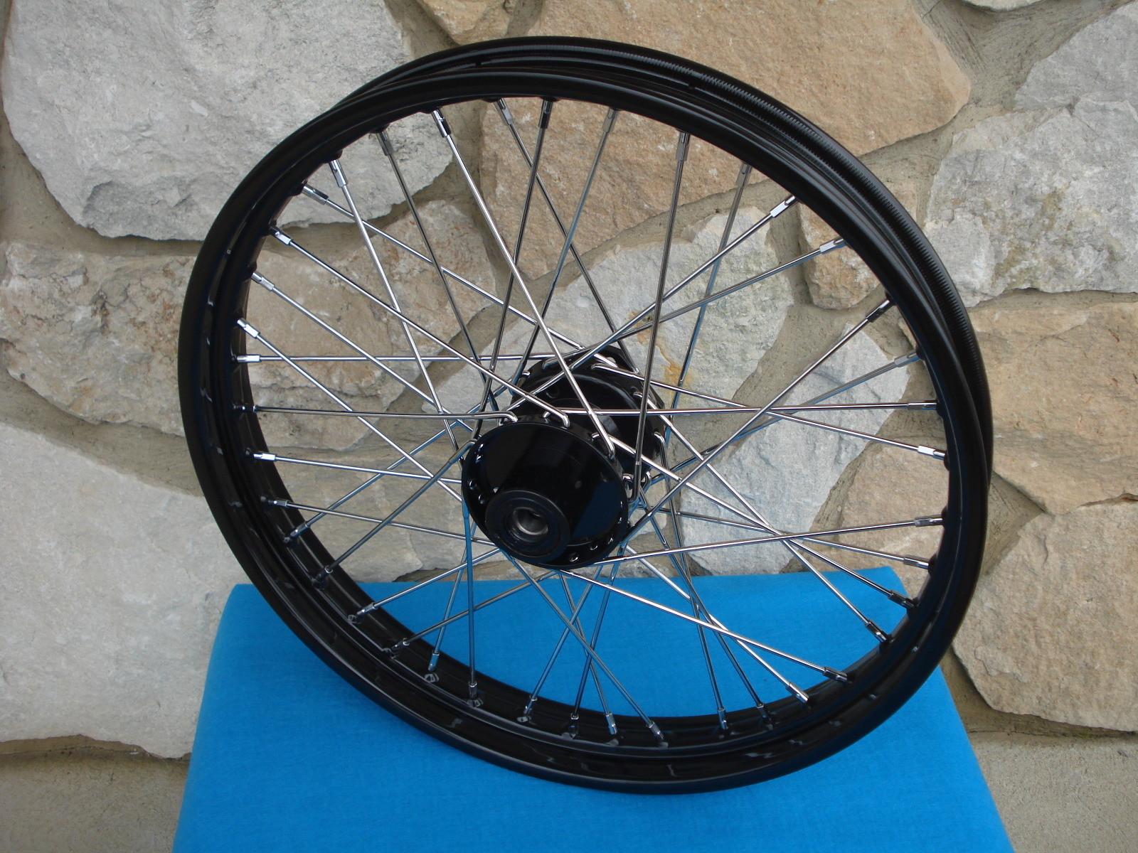 21X2.15" 40 SPOKE 51675 BLACK RIM FRONT WHEEL HARLEY FXST, FXDWG SOFTAIL 84-99