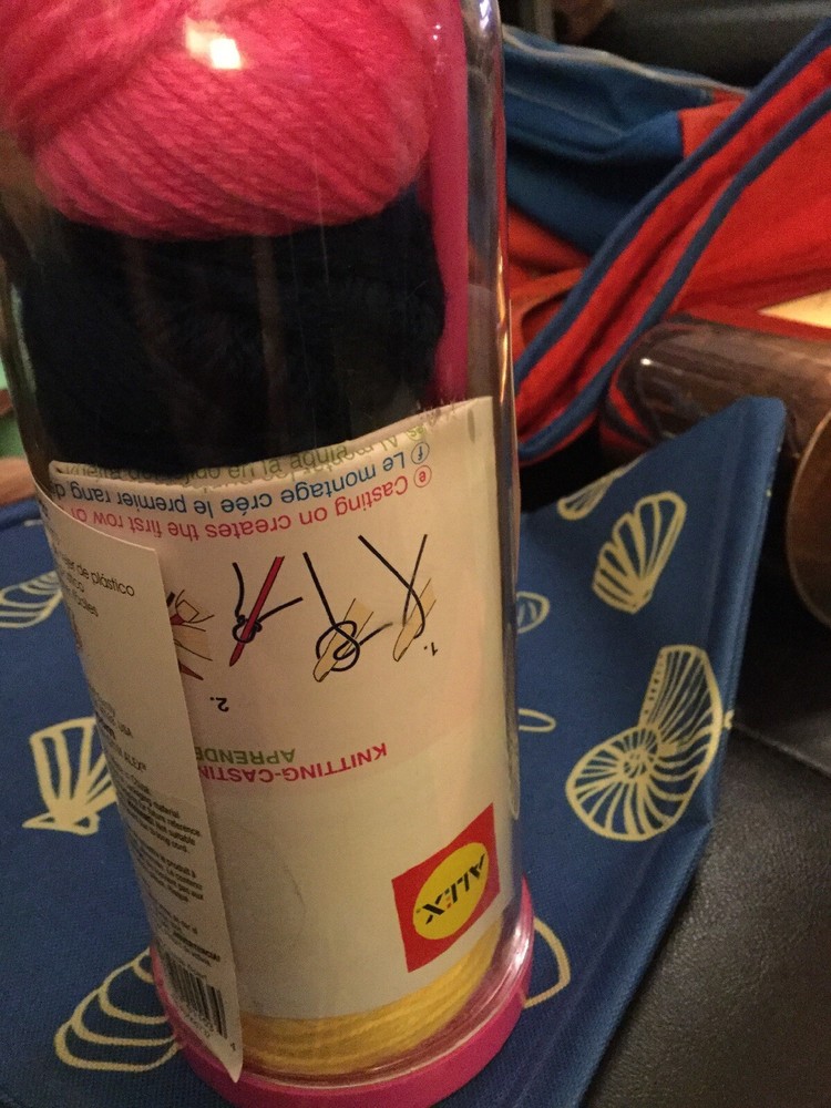 Alex Circle Scarf Craft Kit Ages 7+ NEW Yarn Tool